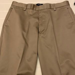 Dockers 34W 30L D3 Classic fit khakis. 100% cotton